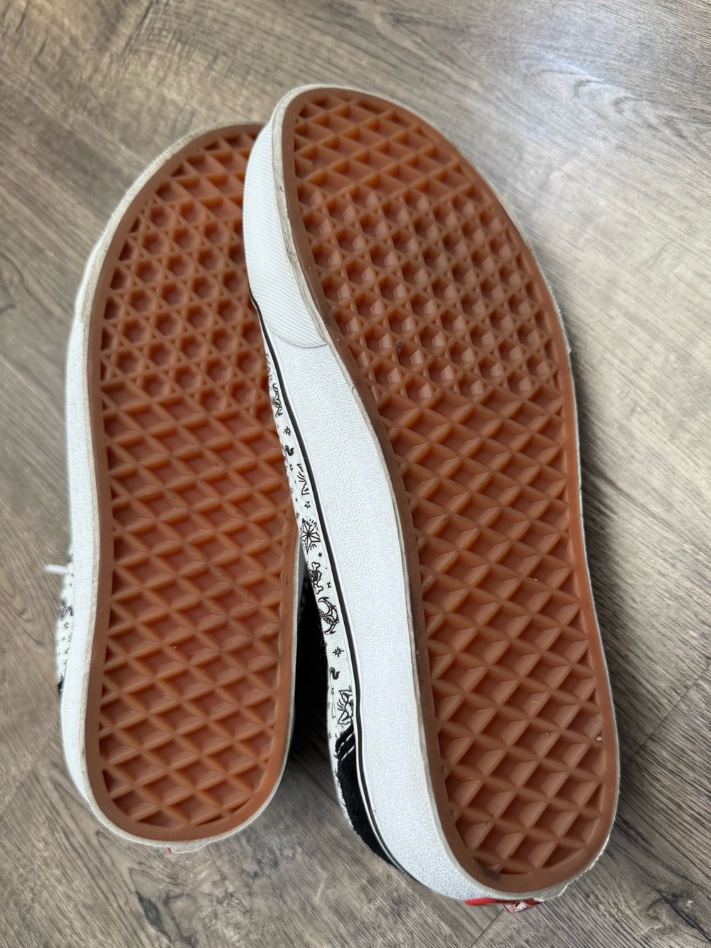 Vans Old Skool Women’s White Canvas with Black Tattoo Print Size W8 - Picture 8 of 8